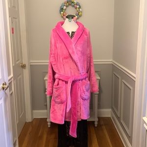 Victoria’s Secret plush hot pink robe & zip top tote bag
